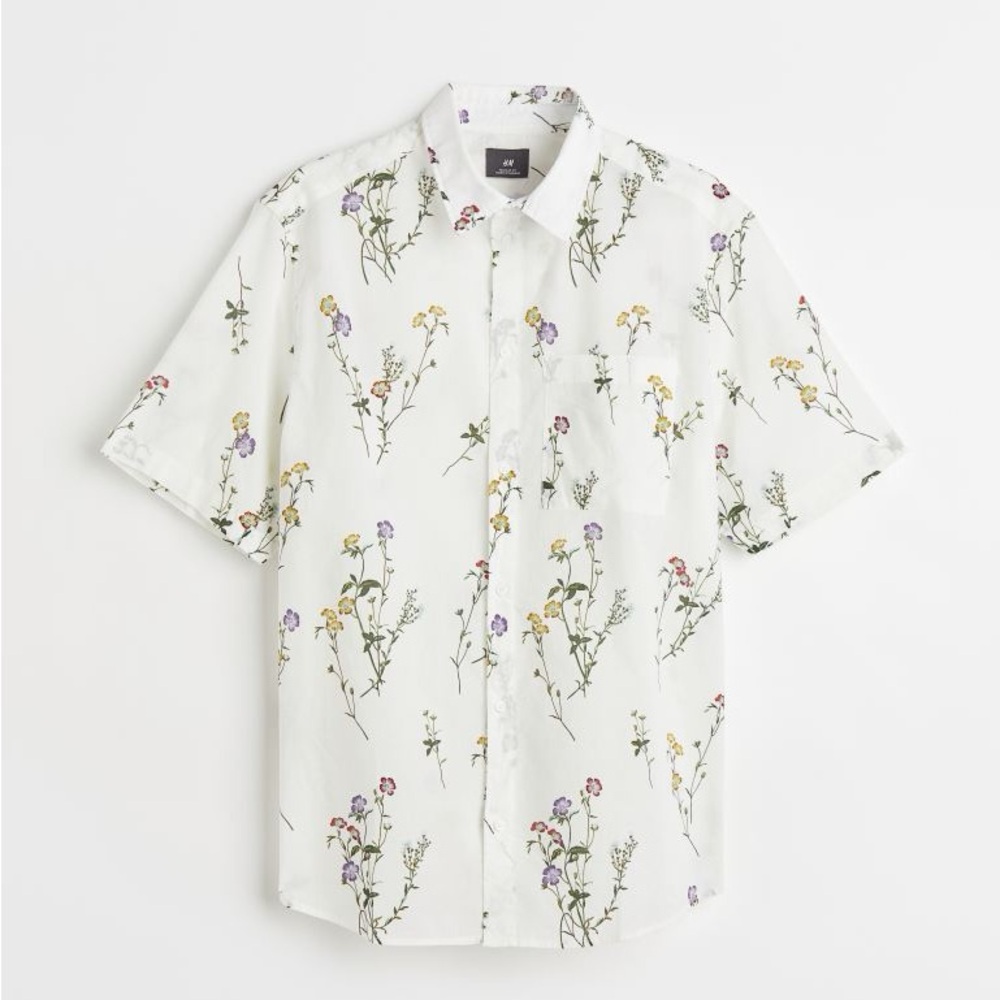 H&M Men’s Short Sleeve Button Down: White/flowers